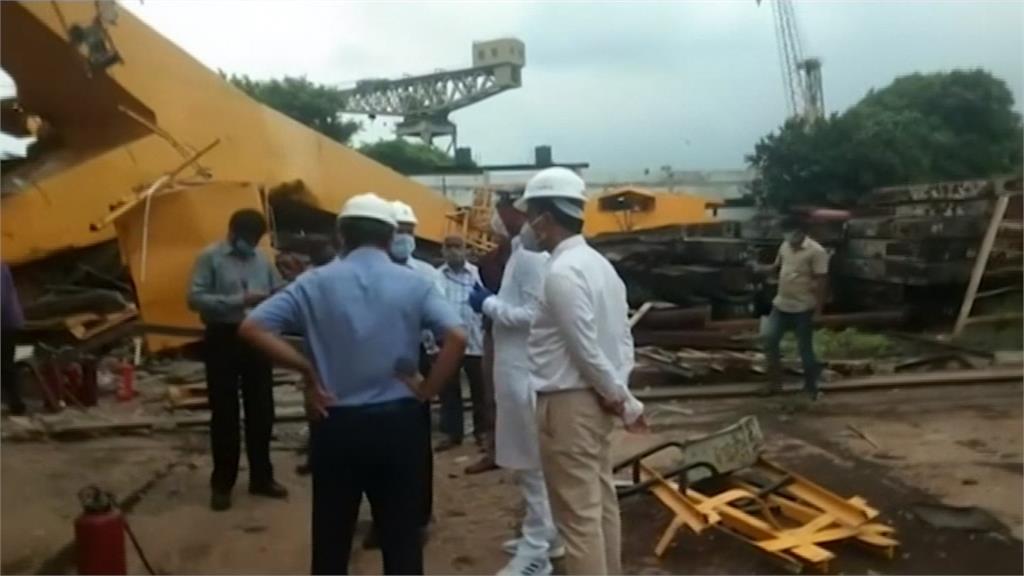印度造船廠吊車倒塌 至少11死5傷