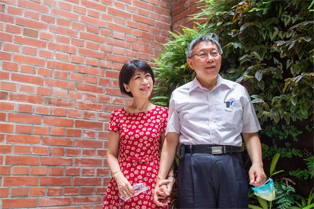 陳佩琪貼柯文哲4舊照　憶大選前夫妻對話「他很不服氣」