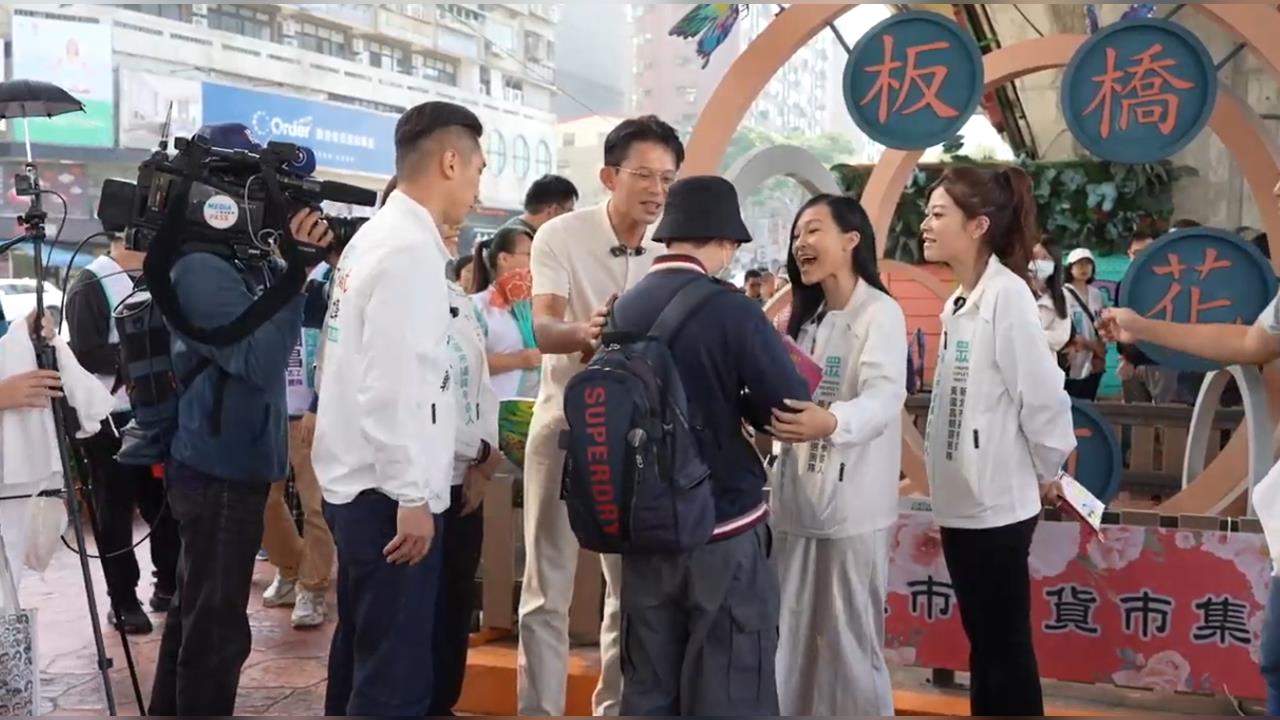 快新聞／另一種嗆法？漁夫帽男當面哭求黃國昌「拜託你找回良心」