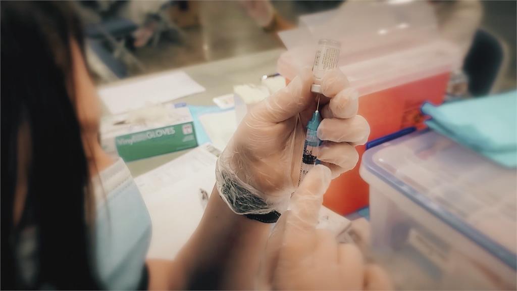 德護士調包疫苗幫民眾注射「生理食鹽水」　官方呼籲8600人重打疫苗！
