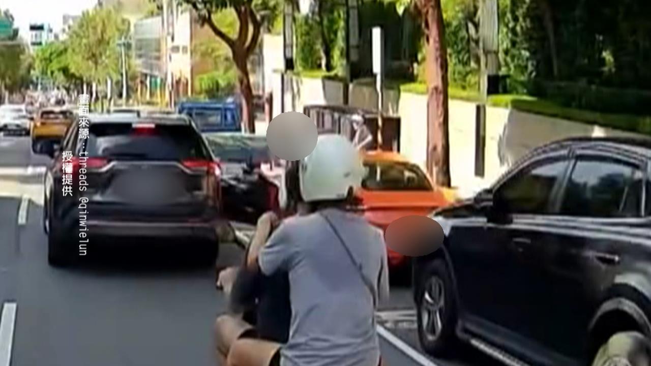 百萬保時捷車門「遭後車撞」　開車門沒注意！維修費驚人