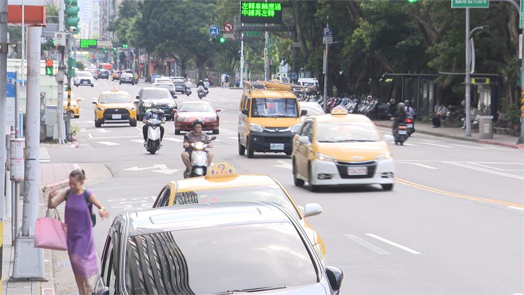 搭小黃「信義到中和」喊價破千！　手機叫車費用曝光
