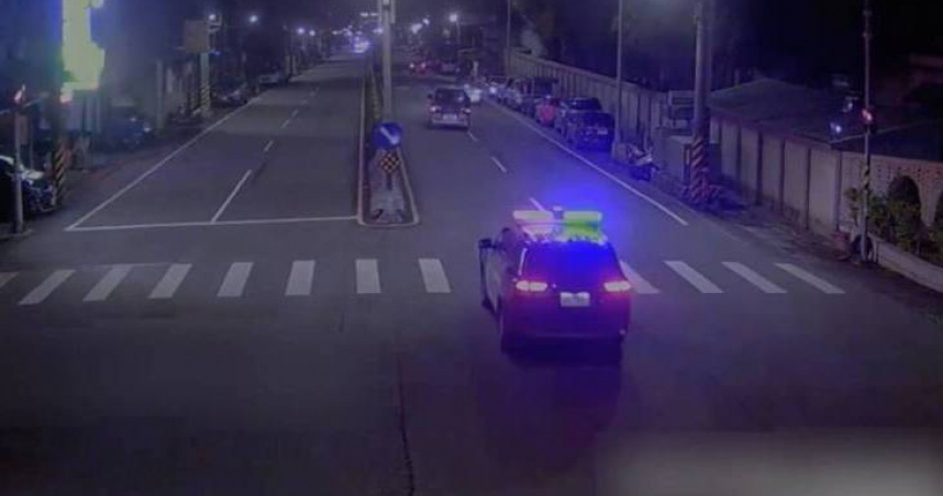 新北男「混吸毒品」毒駕蛇行　遭警攔查搜出毒品連開8罰單