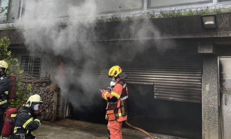 快新聞／淡水民宅賓士起火　車主身份曝為印刷廠老闆曾捐地給順澤宮