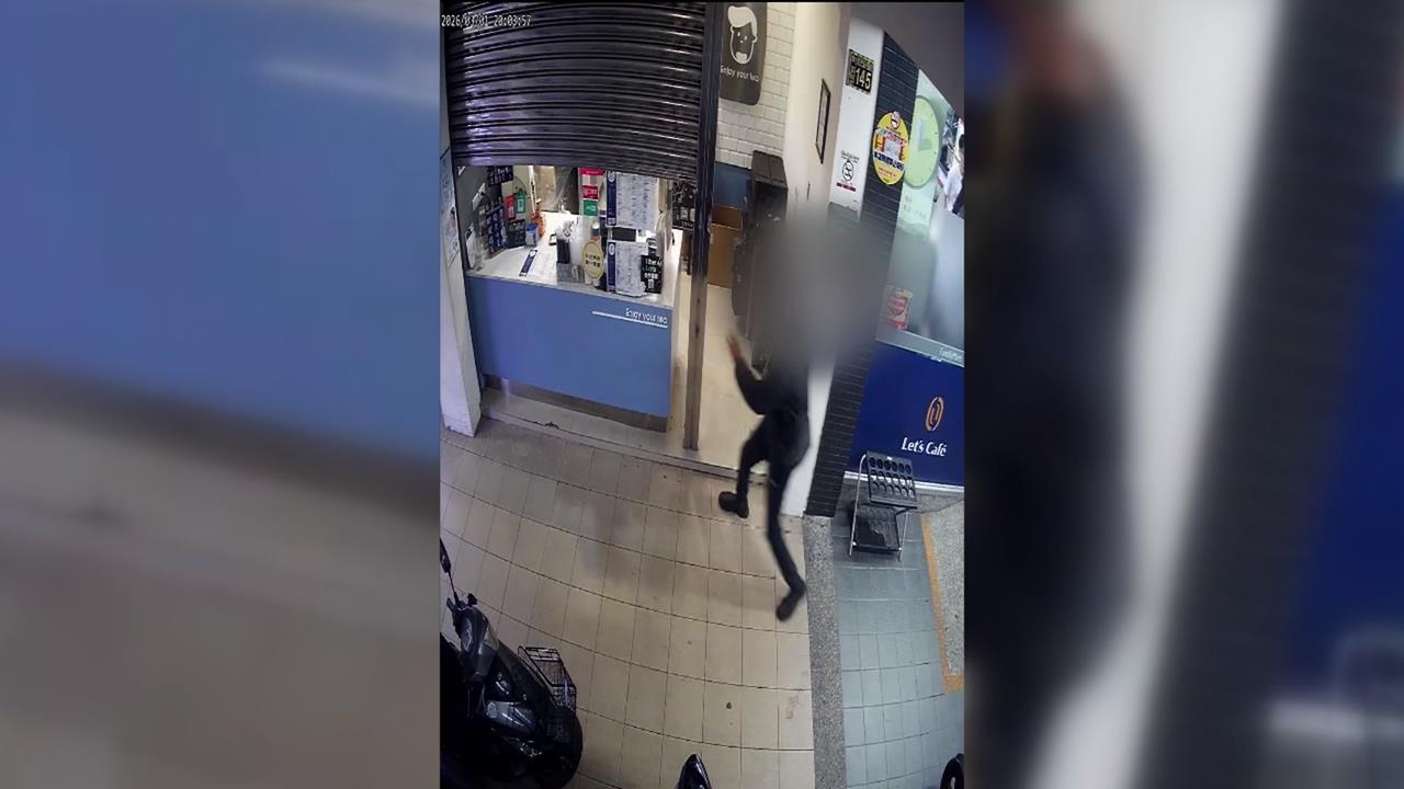 大膽! 台中竊賊趁飲料店忙打烊 偷走櫃台錢包