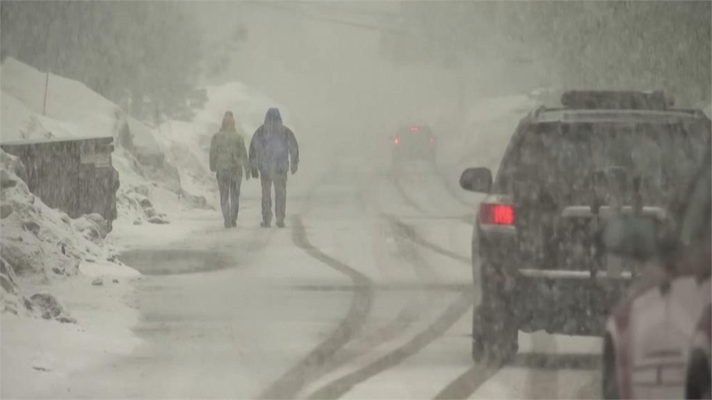 加州3月還在下大雪　部分區積雪達2.4米！專家：雪水量恐破紀錄