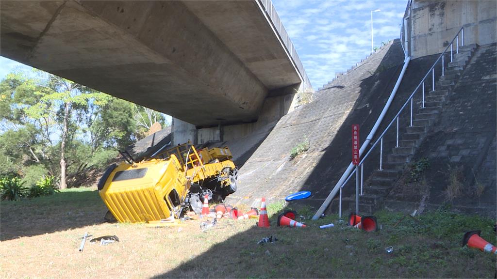 國道工程緩撞車被撞落9米高架橋下　　釀1死1傷