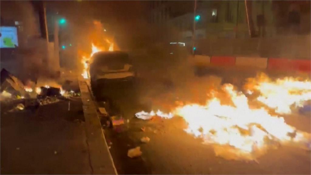 法國強制通過年改法案 數千人上街爆警民衝突