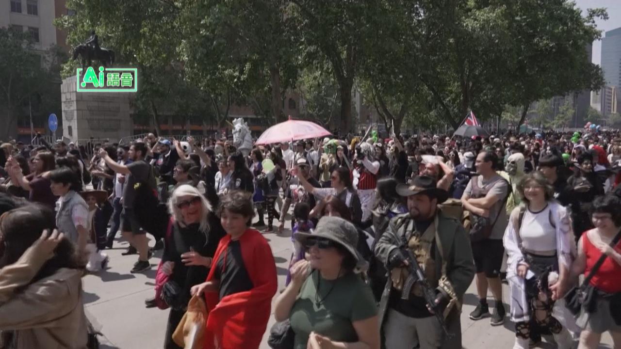 智利聖地牙哥殭屍大遊行　全家變裝街頭嗨翻！