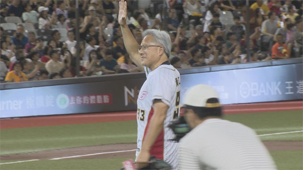 黃仁勳來台掀「仁來瘋」　CNN形容台灣是「矽盾」