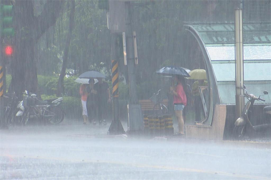 快新聞／氣象署針對7縣市發布大雨特報　「這兩地」有大雷雨請嚴防災害