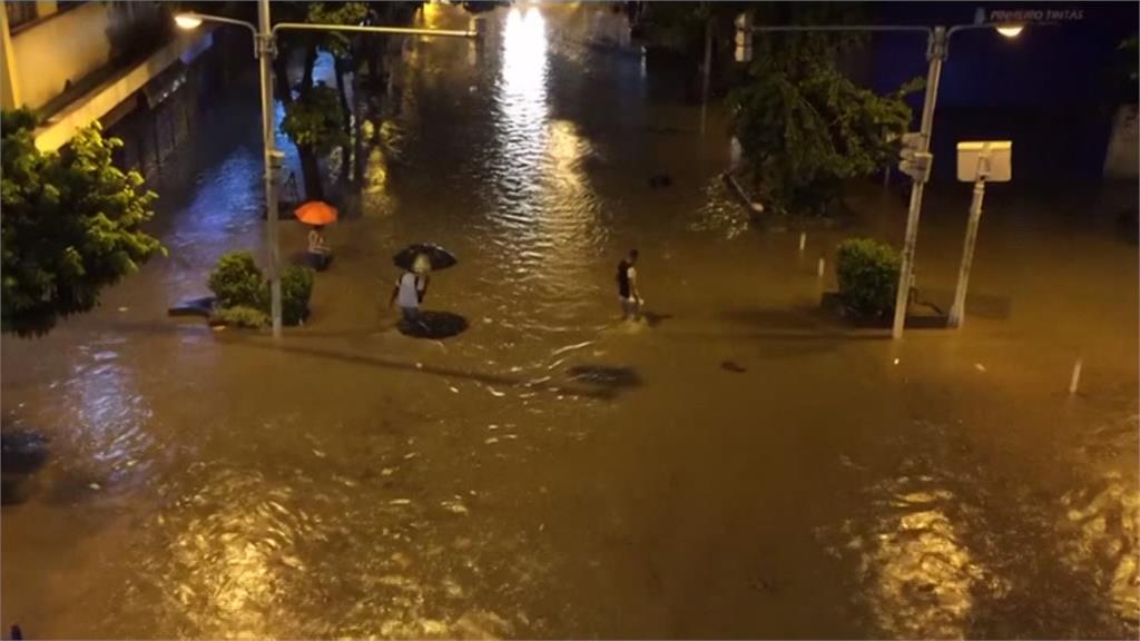 巴西里約降暴雨！嚴重淹水、道路坍方至少10死
