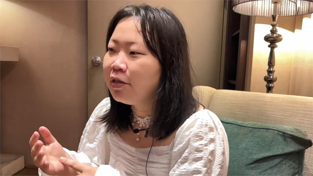 高雄女不計前嫌大力聲援白紙運動　高喊：我會把中共跟中國人分開來看