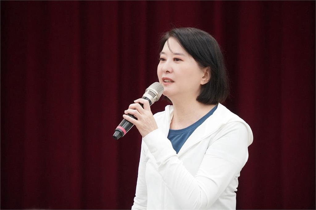 快新聞／王鴻薇喊「藍35席立委都那麼差嗎？」　吳靜怡嗆：整個黨都超級差