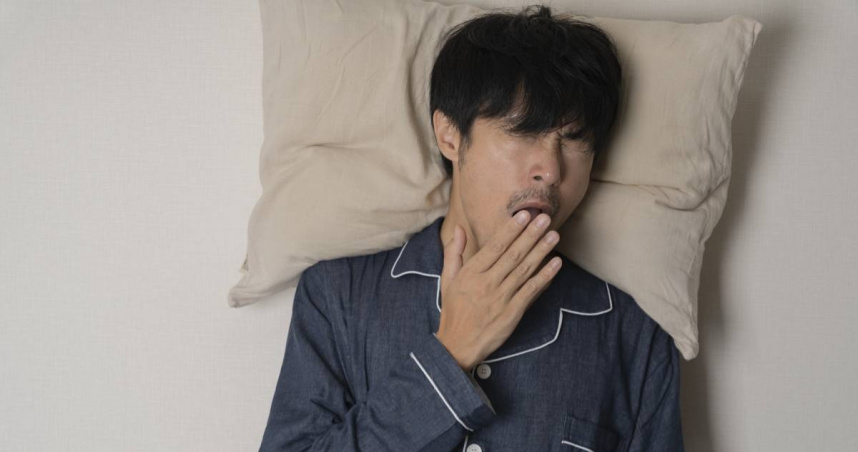 凌晨4點自然醒是正常老化？　醫示警睡眠不足恐增腎臟負擔