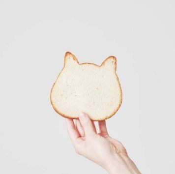 特色麵包專門店《貓貓輪廓吐司》大家喜歡拿來烤還是單純的抹奶油風味最棒呢？