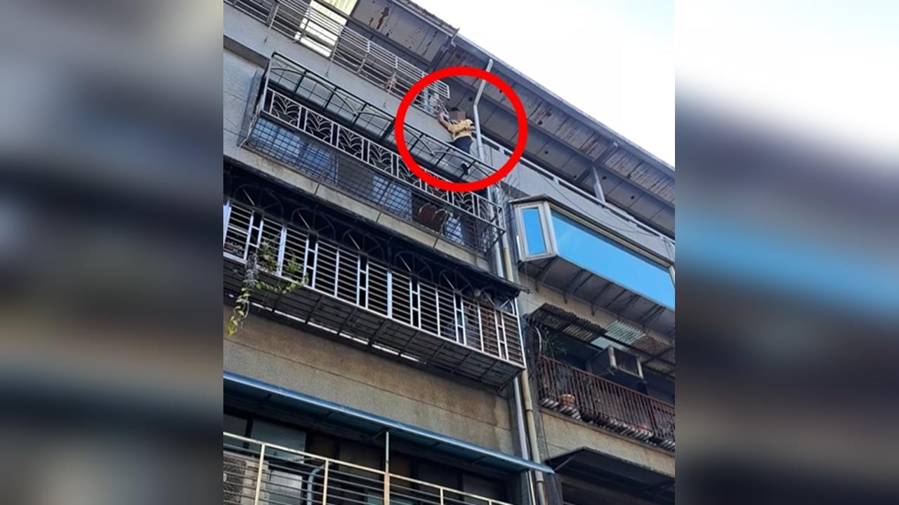 快新聞/不想花錢找鎖匠?基隆男忘帶鑰匙「爬4樓」下不來 鄰居嚇壞急摳119