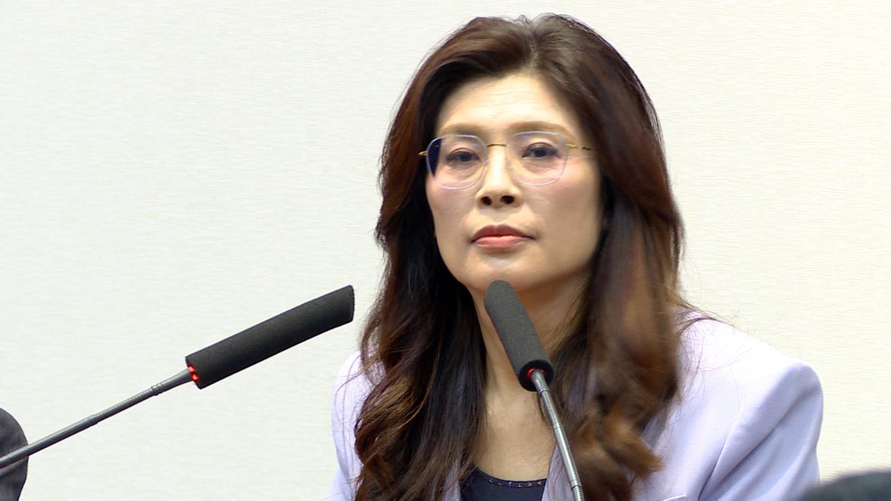 鄭麗文訪中「低調出境」　黨內青年嗆「走小門鼠輩｣