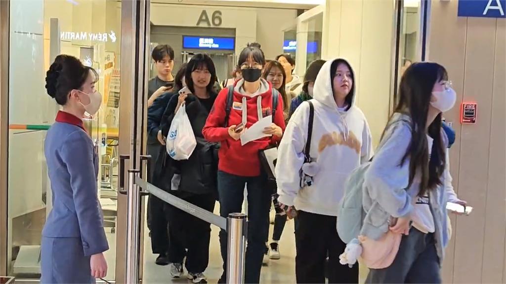 大韓航空返台班機延誤近12小時　旅客稱引擎冒煙