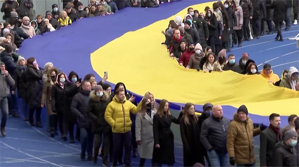 烏克蘭慶祝團結日 澤倫斯基:保護家園無畏懼