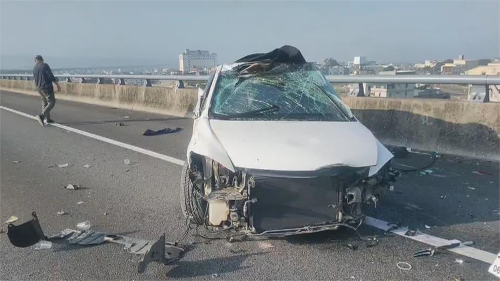 國3大山段上午死亡車禍！　自撞護欄駕駛噴飛還被自己車輾死