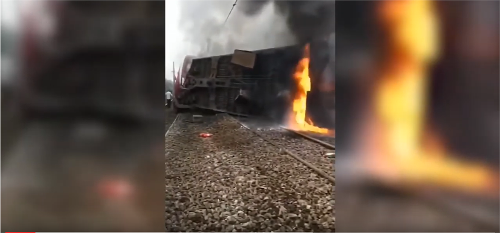 湖南載客火車翻覆起火 一死逾百傷