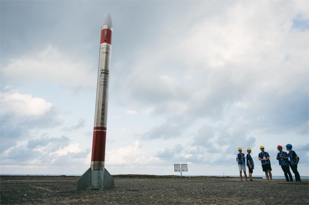 快新聞／畫面曝光！　淡江一型科研火箭屏東試射成功