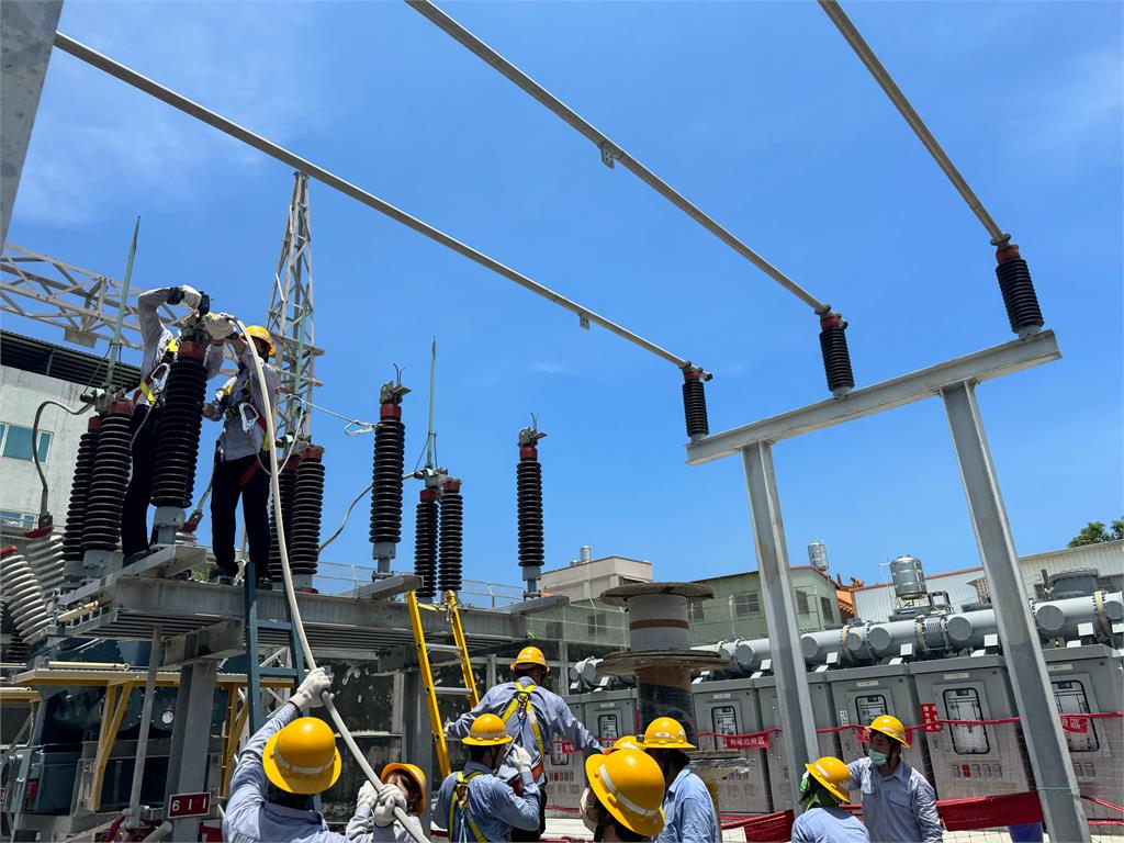 快新聞／設備故障！高雄旗津近9千戶停電　台電近午前搶修復電