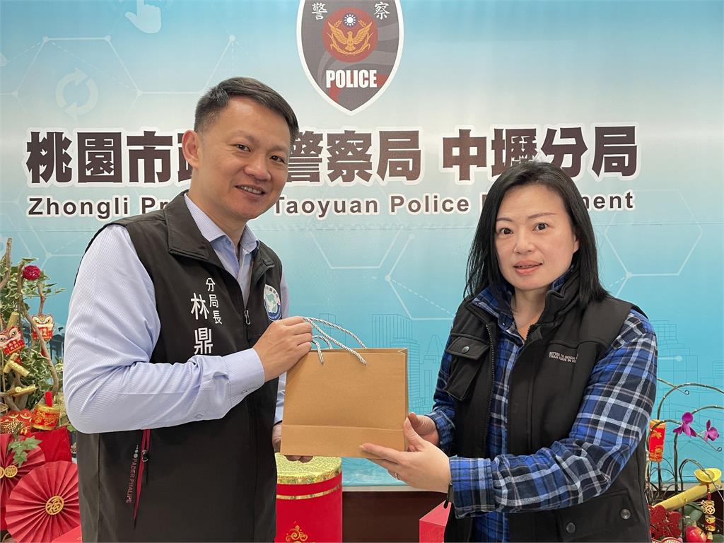 中壢分局鐵娘子邱淑惠育兒兼進修　榮登警佐榜展現堅毅精神