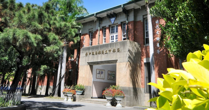 表態挺「1縣市1核電廠」網炸鍋　雄中校長急關版