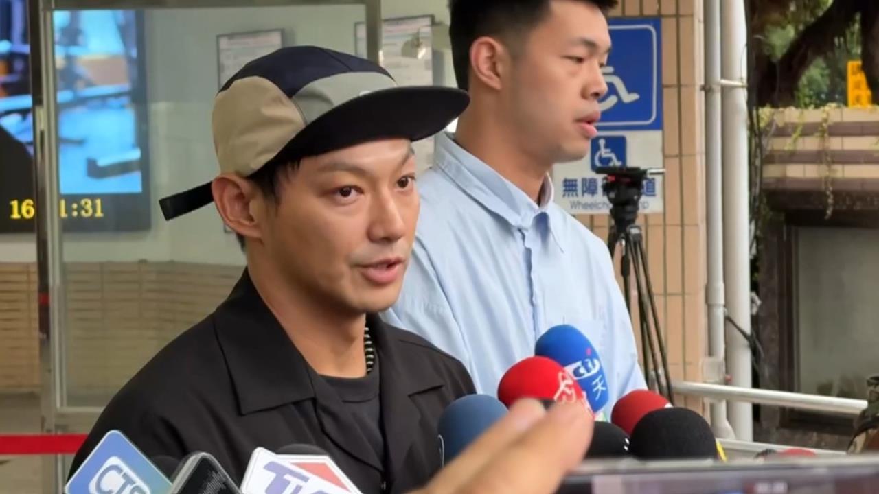 「閃兵二班」起訴12人 修杰楷等5人求刑2年8月