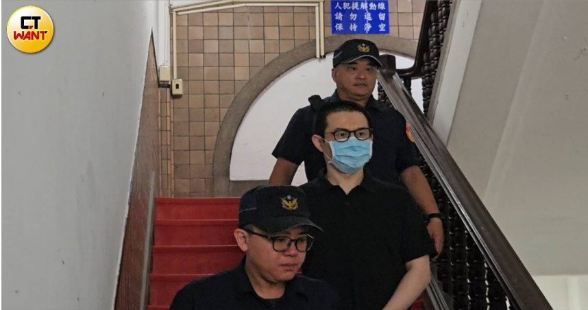 2貪警收720萬偷查901筆個資暗助八八會館 查4年偵結起訴