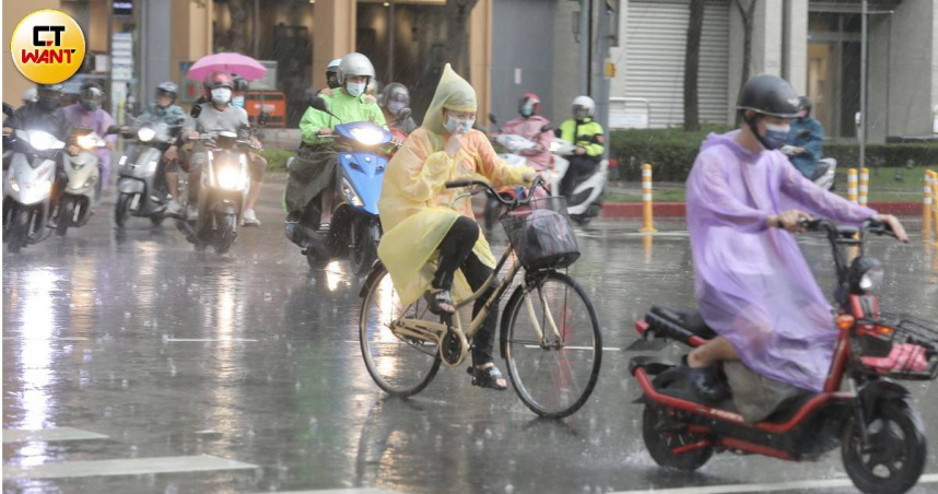 劍魚明增強中颱!這天起大氣不穩定 午後雷雨範圍擴大
