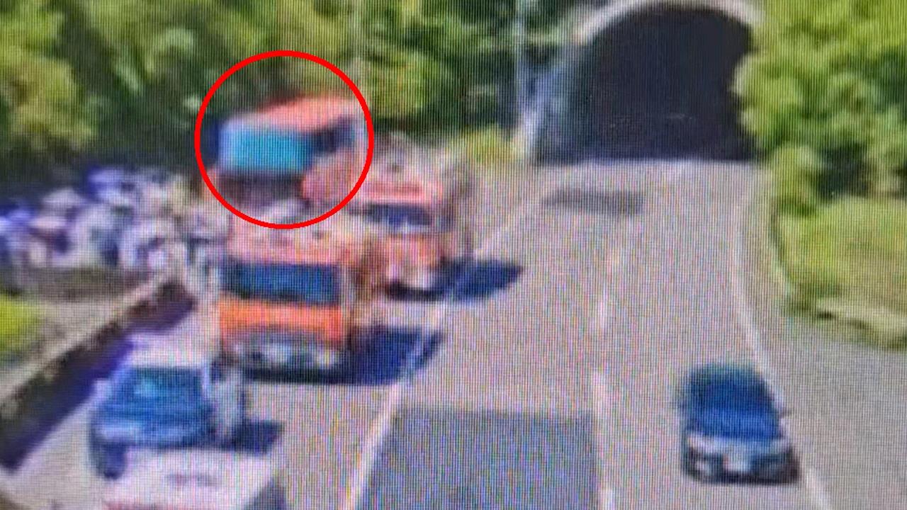 韓國團遊覽車行經隧道冒濃煙　幸41人全員平安！初判「這原因」