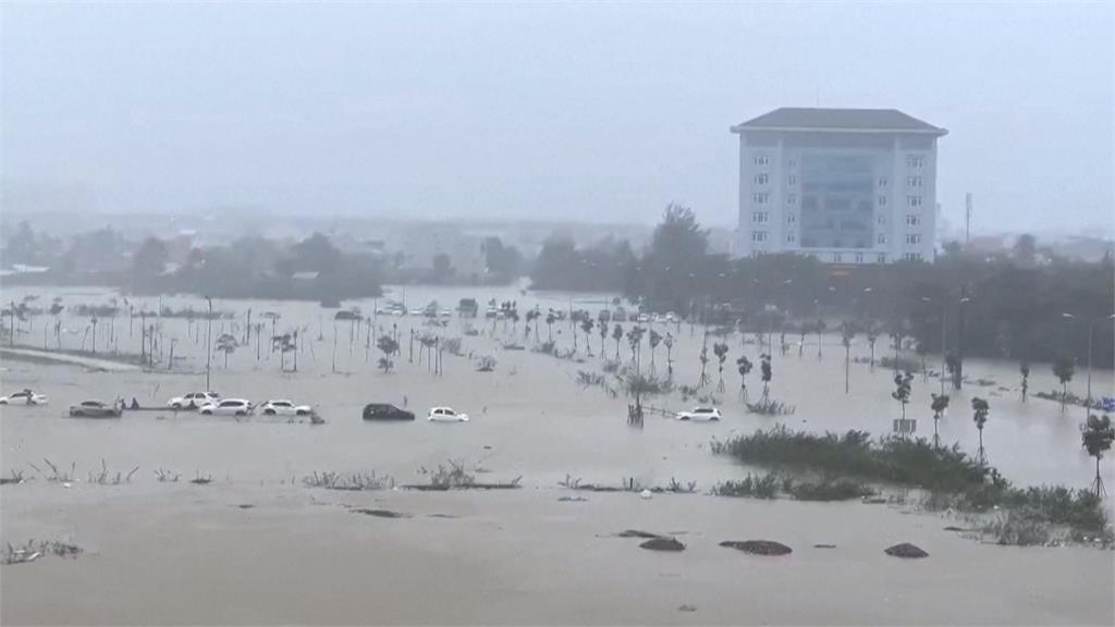 越南順化市暴雨成災　上千棟房屋泡水、電力全中斷