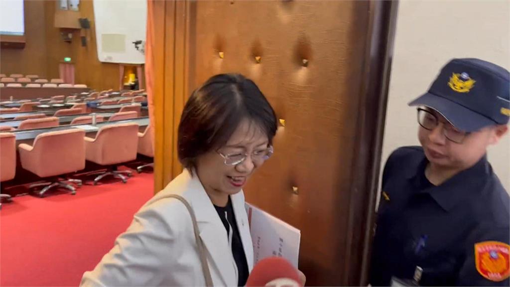 陳玉珍拋「教師轉民代保年資」 翁曉玲連署被批「自肥」
