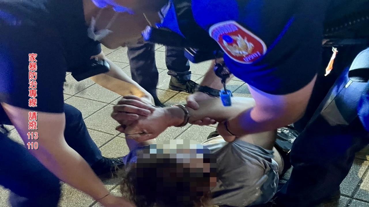 中秋烤肉變調！醉男持酒瓶毆妻　還拉鐵門拒捕遭壓制送辦