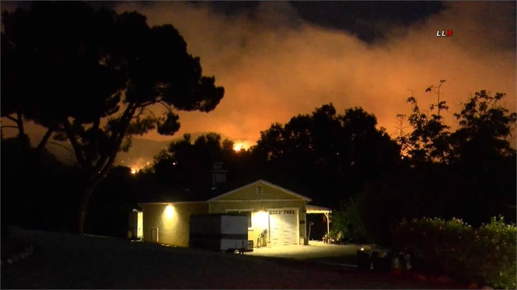南加州燃起「蘋果之火」近8千人撤離 氣候因素「獲控制程度0％」