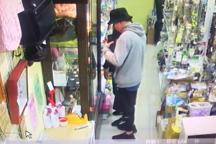 口風琴1500元變120元？男換貼低價條碼結帳
