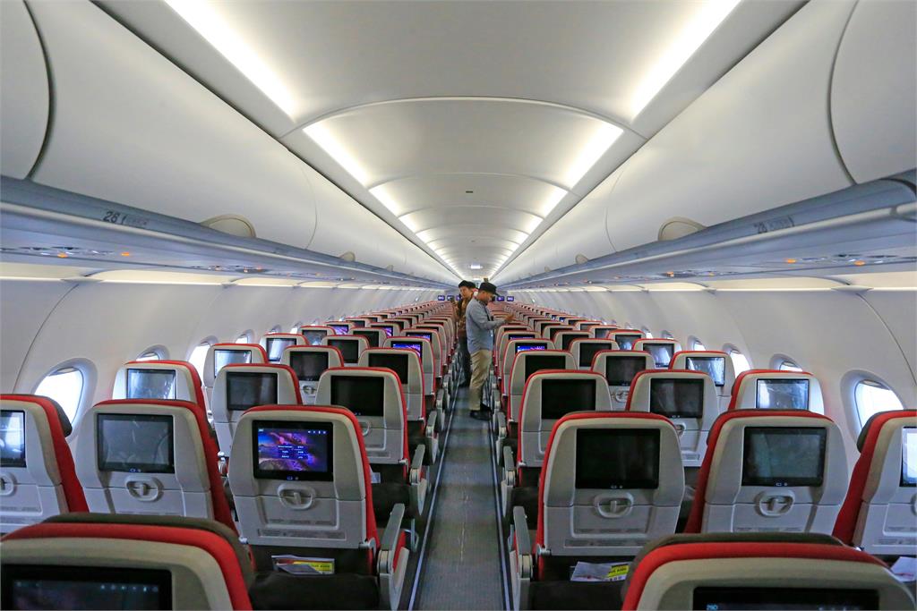 搭機不想坐嬰兒旁邊？旅遊達人曝「1航空貼心服務」網淚：好重要