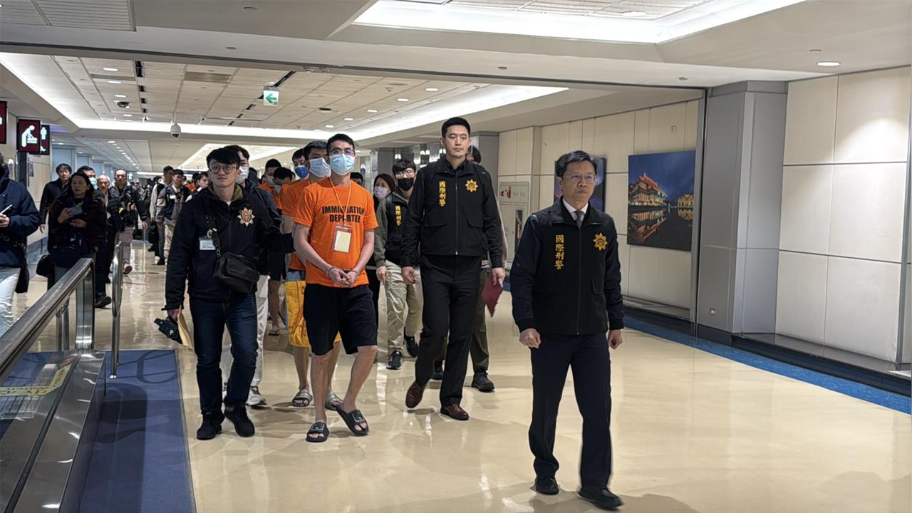 台菲警方聯手破詐欺機房　17名台人遣送回國受審