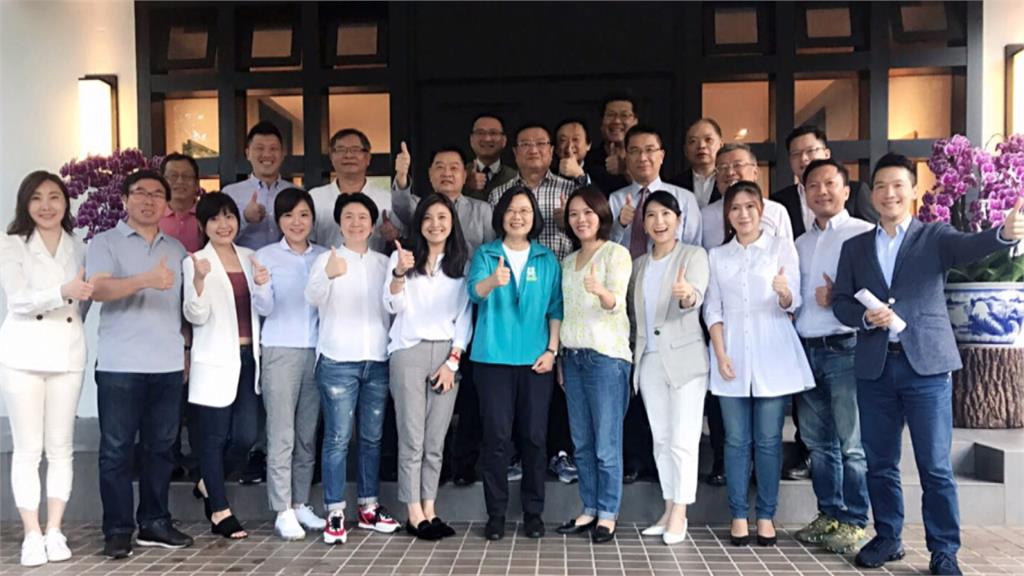 傾聽基層民意！蔡英文邀議員暢談拚選戰
