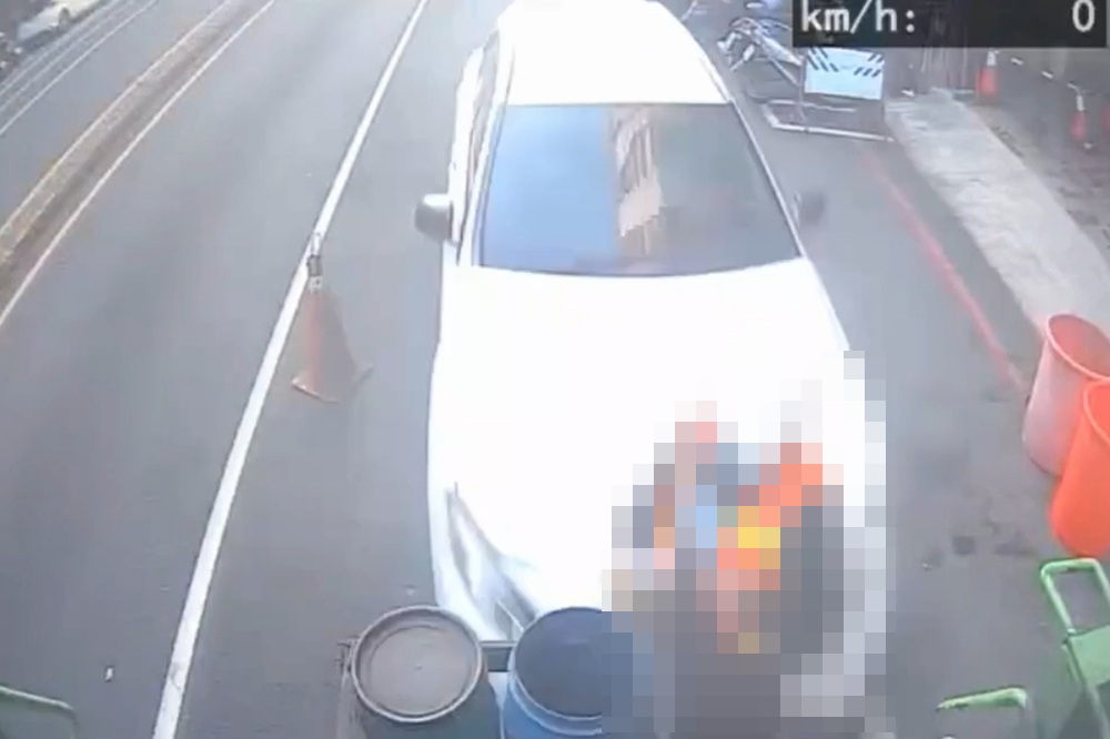 台南醉男開賓士猛撞垃圾車　23歲女清潔員站車尾「遭夾擊」傷重亡