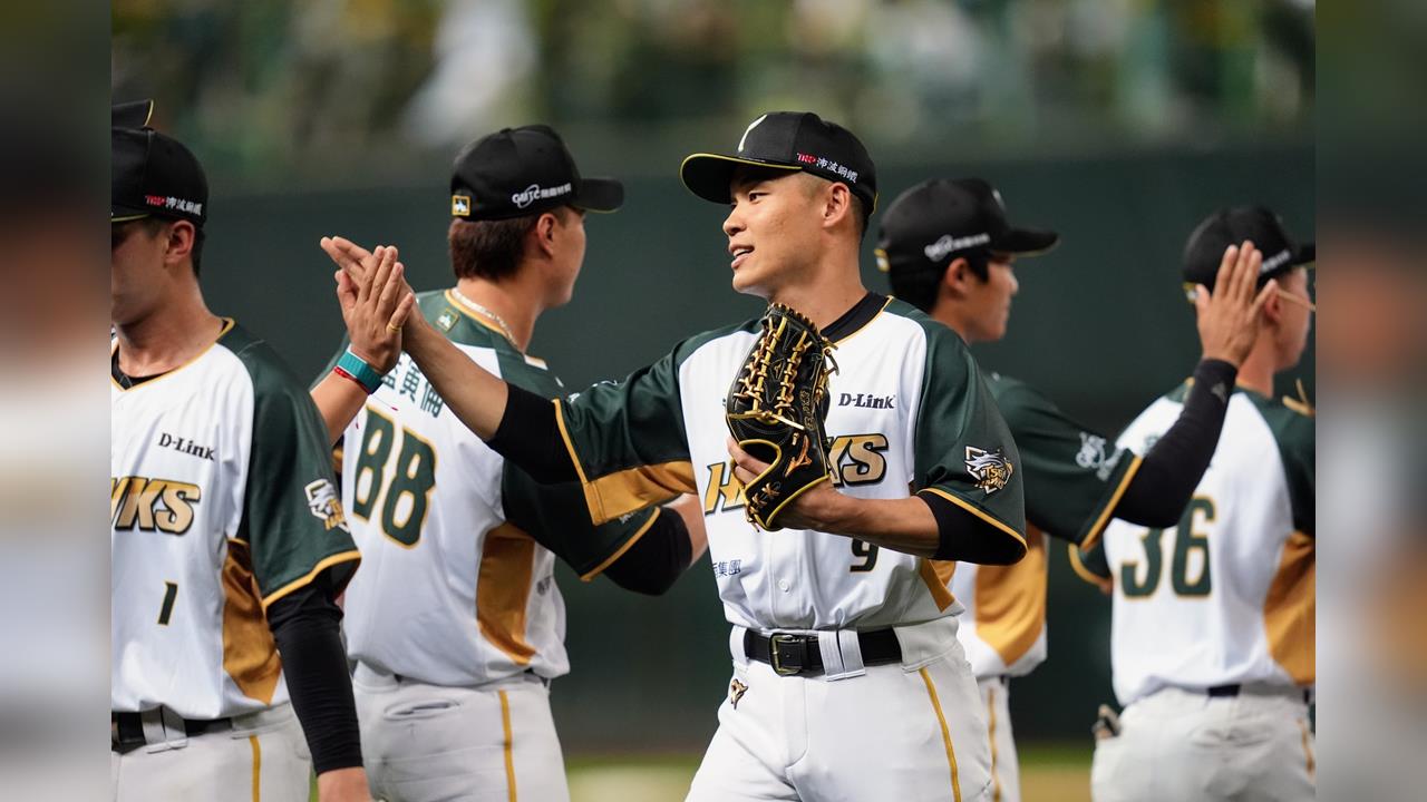 中職(影)／柏融大王回來啦！睽違2885天敲雙響砲！台鋼開幕戰16706人破紀錄