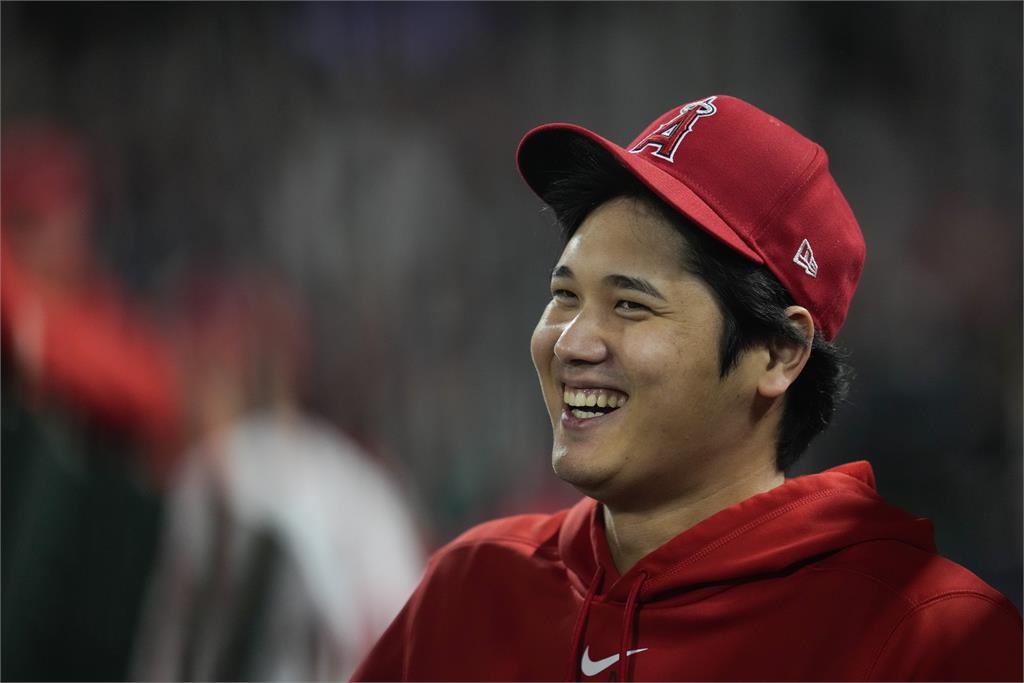 MLB／穿天使球衣倒數？大谷翔平現身場邊球迷搶拍　見一畫面放心了