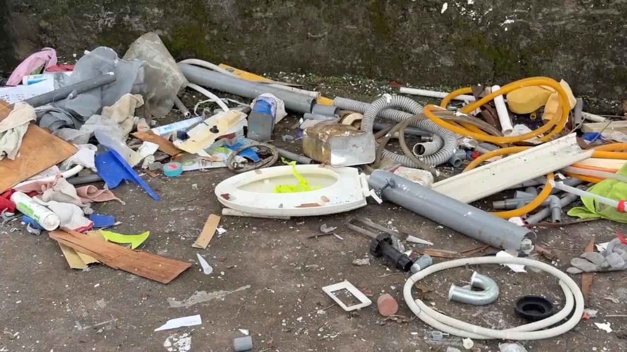 被轎車毒駕追撞！貨車被推去撞路樹、燈桿　駕駛重傷身亡