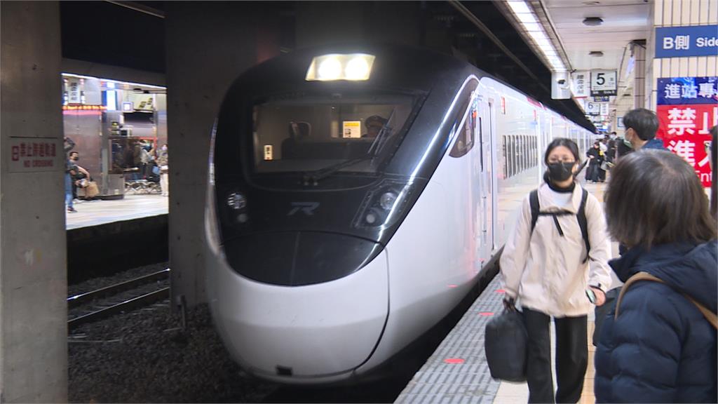 清明連假前夕返鄉車潮湧現 高鐵加開201班次.台鐵159班