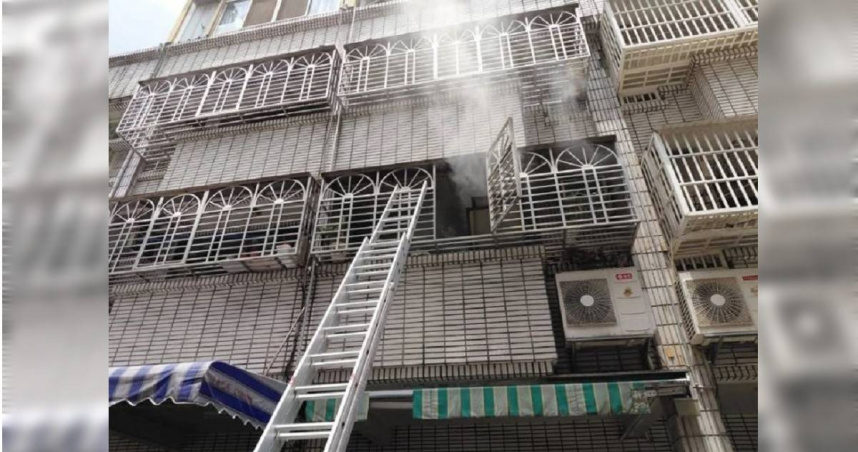 台中男「殺蟲劑配打火機」滅蟲引火　躲陽台求救