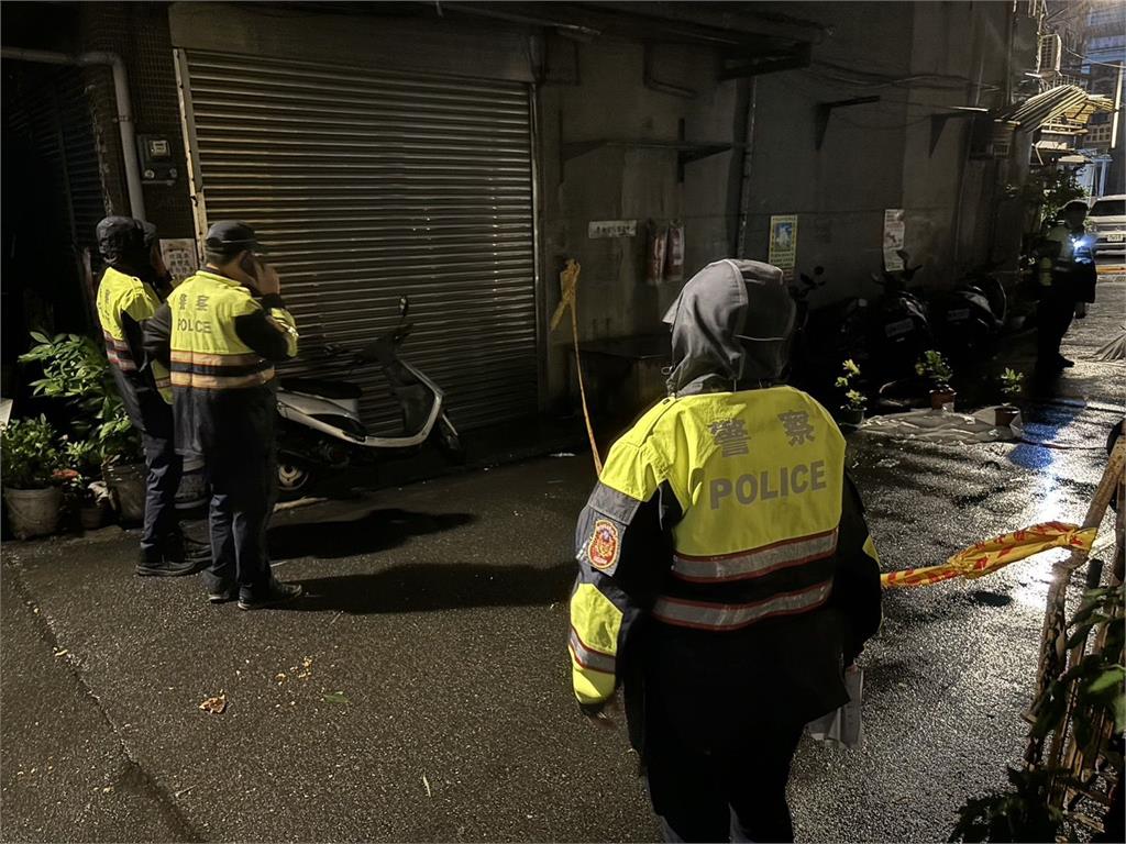 快新聞／颱風夜不平靜　新北男屋頂修鐵皮不慎墜樓無生命跡象