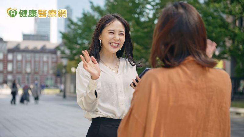 交朋友越來越難?感到孤獨是身體在示警!掌握5點無負擔建立「微連結」